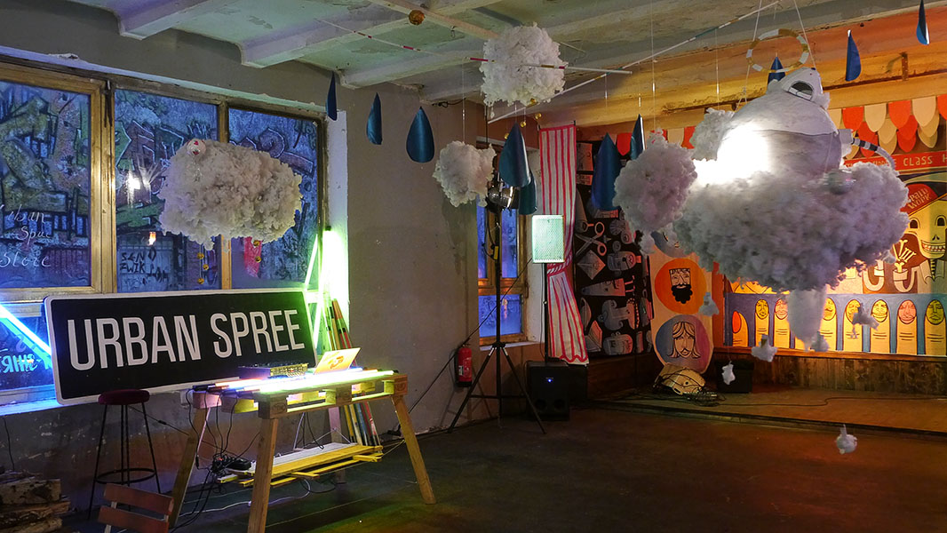 Urban Spree - Wolkeninstallation bei den Berlin Graphic Days 2014